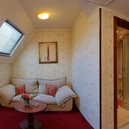 Szálloda Capitol 4*