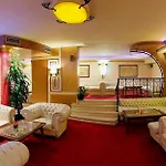 Capitol 4*