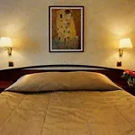Hotel Capitol 4*