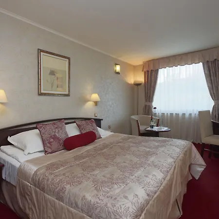 Capitol Hotel 4*