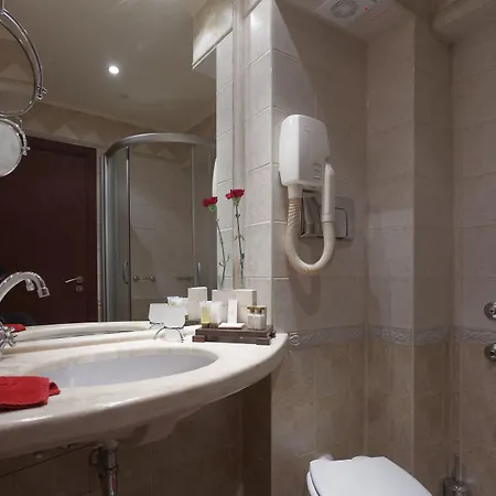 Capitol Hotel 4*