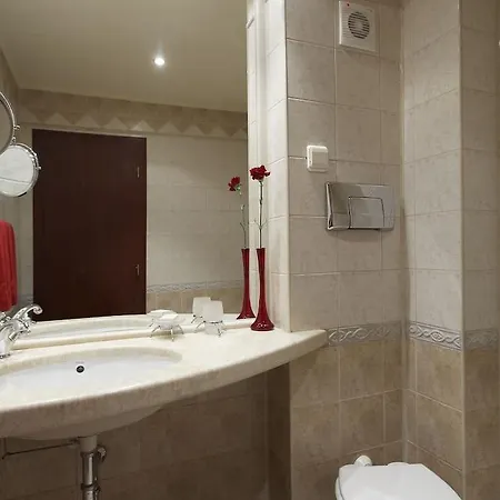 Capitol Hotel 4*