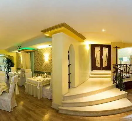 Capitol Hotel 4*