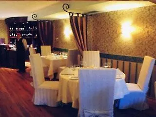Hotel Capitol 4*